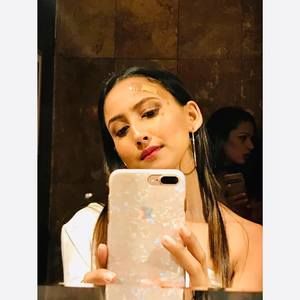 Meet your Posher, Melina